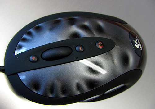 Компьютерная мышь Logitech MX518, которую будет моддить Билл Оуэн. Logitech MX518 отличается интересным дизайном и хорошими характеристиками - отлично подходить на роль геймерской мыши