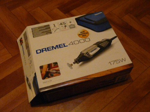 Общий вид упаковки Dremel 4000