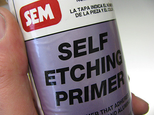 Грунт SEM Self Etching Primer #3967, который я использую для моддинга